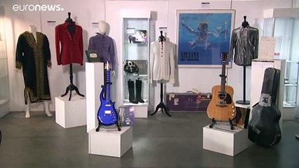 Nirvana: Έξι εκατομ. δολάρια για την κιθάρα του Κέρτ Κομπέιν