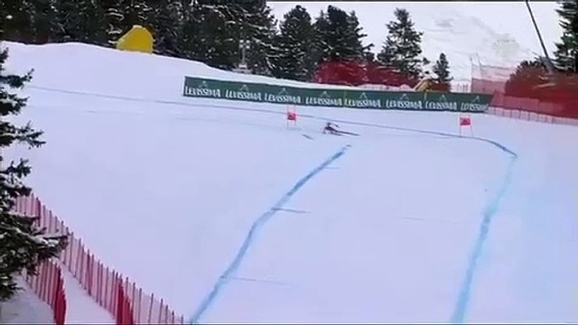 Sport : Descente à ski... sur un seul ski