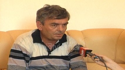 Drejtori i librit shkollor, akuzat per procesin e tenderimit - (18 Qershor 2000)