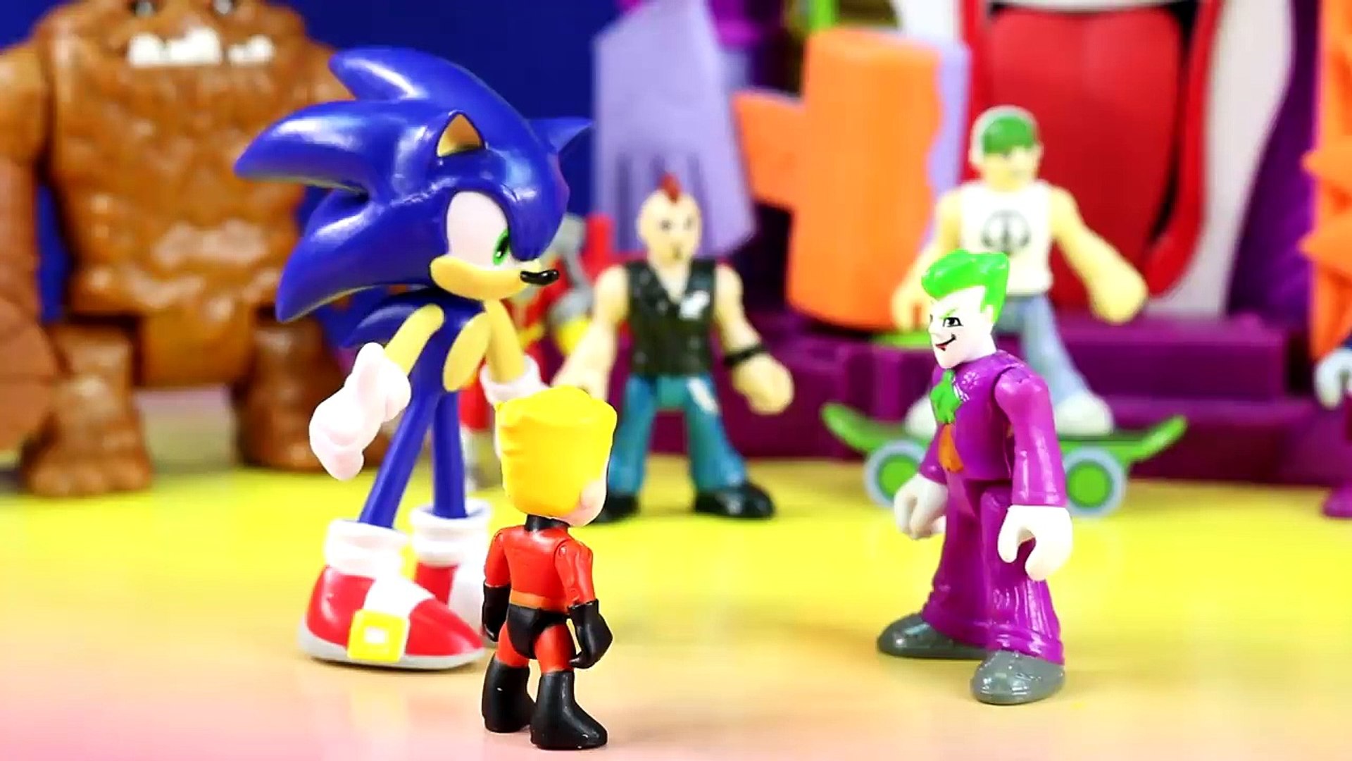 Sonic The Hedgehog Rescues The Flash - Incredibles Dash Stops Metal Sonic & The Joker Toy