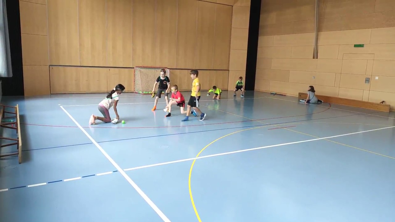 Schuh-Unihockey (Warmup-Clip)