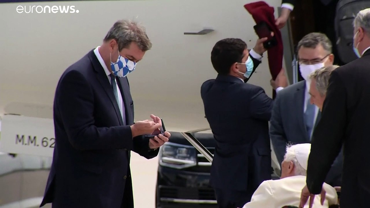 Emeritierter Papst Benedikt fliegt zurück nach Italien