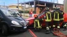 Crotone - Incidente in Via Russia, uomo estratto da un'auto (22.06.20)
