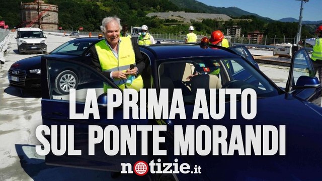Ponte Morandi, la prima auto attraversa il nuovo viadotto: le immagini | Notizie.it