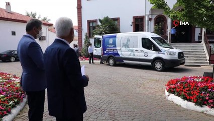 Hayırseverlerden Büyükşehir’e tekerlekli sandalye bağışı