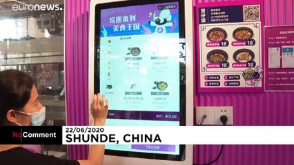 В ресторане  только роботы!