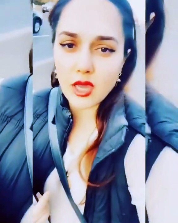 Afghan girl talking about corona. Corona ma megom tota tota shawi