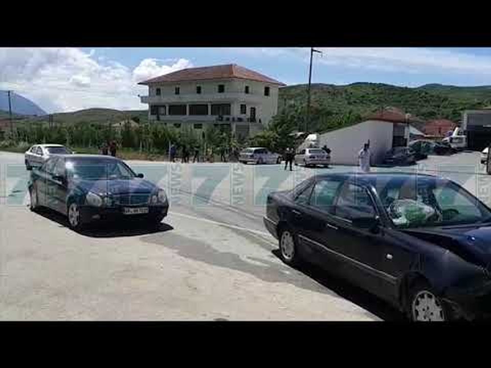 KORÇE, PERPLASEN DY AUTOMJETE, TRE TE PLAGOSUR - News, Lajme - Kanali 7