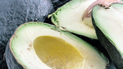 avraham chaim kerendian Chef avocados-cut-in-halves