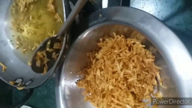 Savory snacks of raw banana #Kachche kele ki namkeen#hare kele ki namkeen# Namkeen of raw banana#