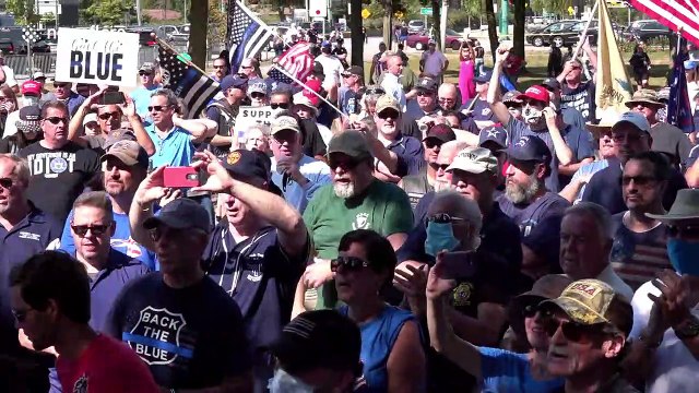 'Don't stop the cops' rally in NYC in support of law enforcement