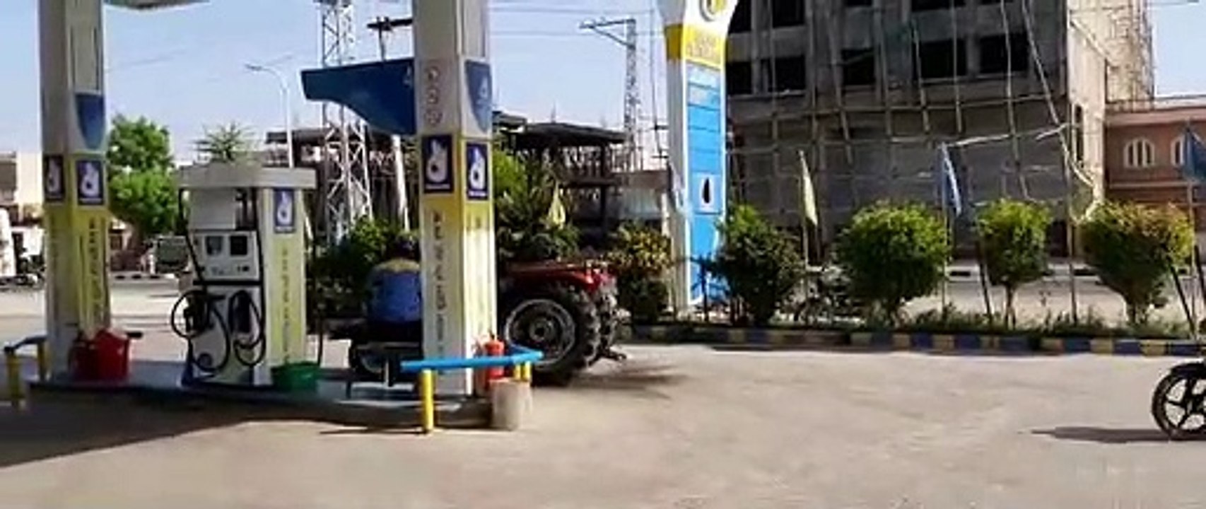 कोरोना संकट में 15 दिन से लगातार बढ़ रहे पेट्रो...