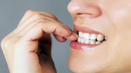 Uzmanlar uyardı 'Tırnak yeme alışkanlığına dikkat'