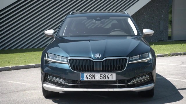 SKODA OCTAVIA und SKODA SUPERB gewinnen Wahl zum ,Allradauto des Jahres‘