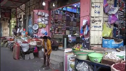 يمنيون يلجأون للأعشاب لمحاربة كورونا المستجد في ظل نقص الأدوية