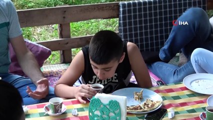 Köylü kadınlar ormanların içine kurdukları çadırla patron oldu