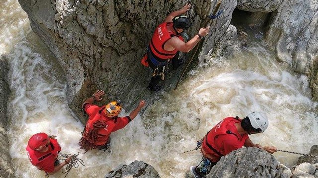 Bursa'daki sel felaketinde kaybolan Derya´yı arama çalışmaları devam ediyor
