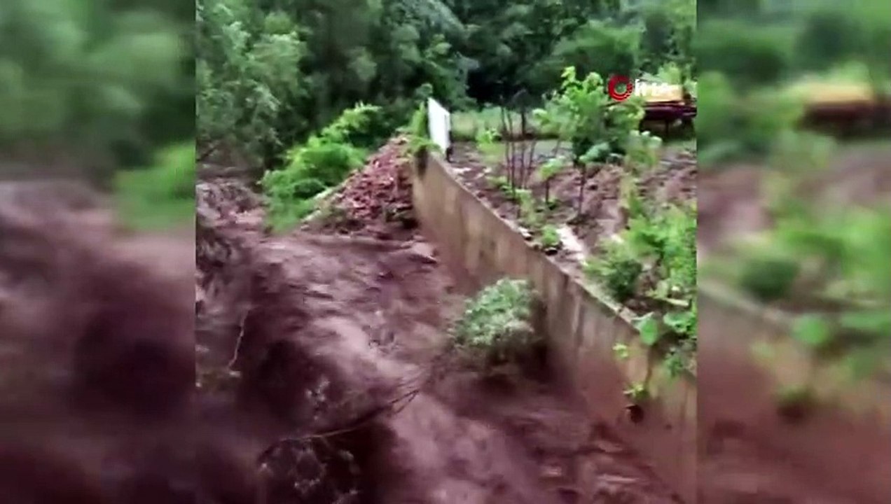 Selde dağ yarıldı!