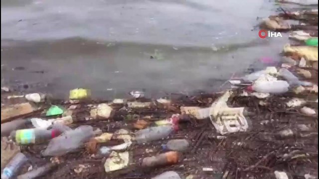 - Sel suları sürükledi, İznik Gölü çöplüğe döndü