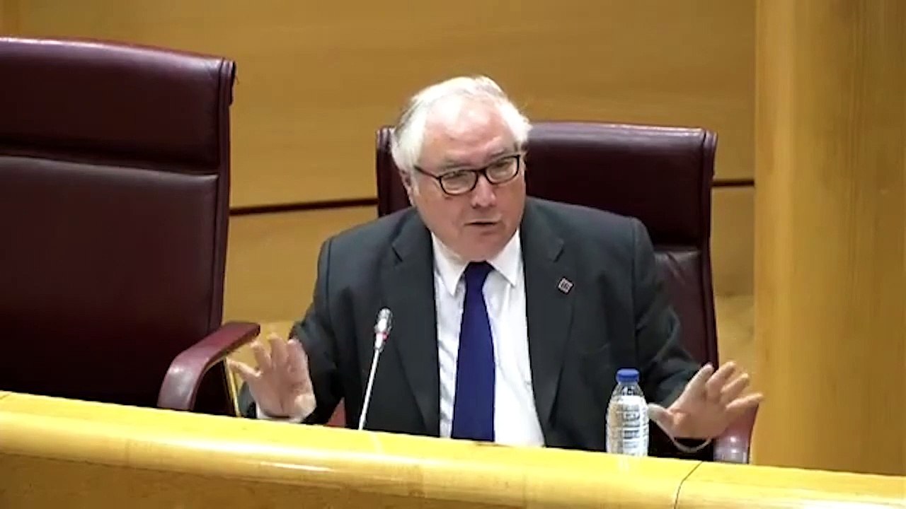 Castells, ministro de Universidades: "Lo de tocarse a los estudiantes les va muy bien"