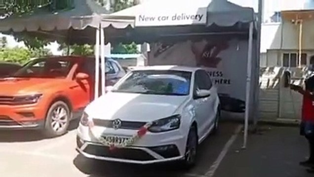 Ce conducteur détruit sa nouvelle voiture en moins de 5 secondes
