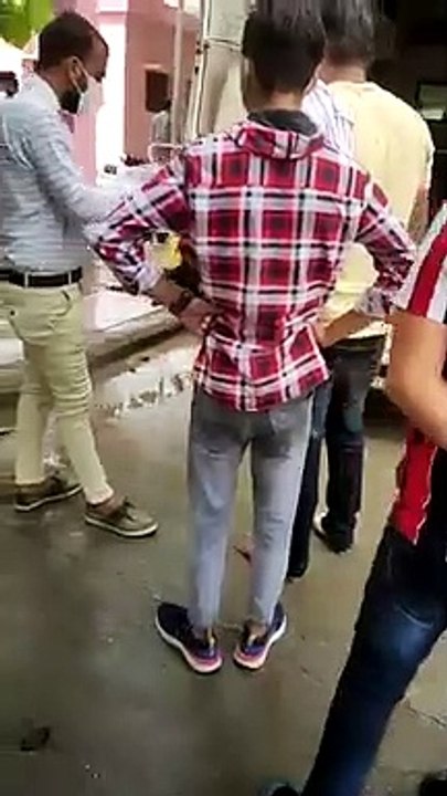 कोरोना से जंग जीत घर वापस लौटे 67 वर्षीय पुरुष...