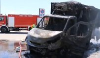 Vicenza - Camion frigo in fiamme nel parcheggio autostrada Serenissima (23.06.20)
