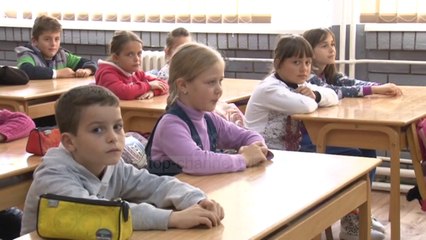 Top News - Shqiptarët në Serbi/ Do të përdorin librat shqip