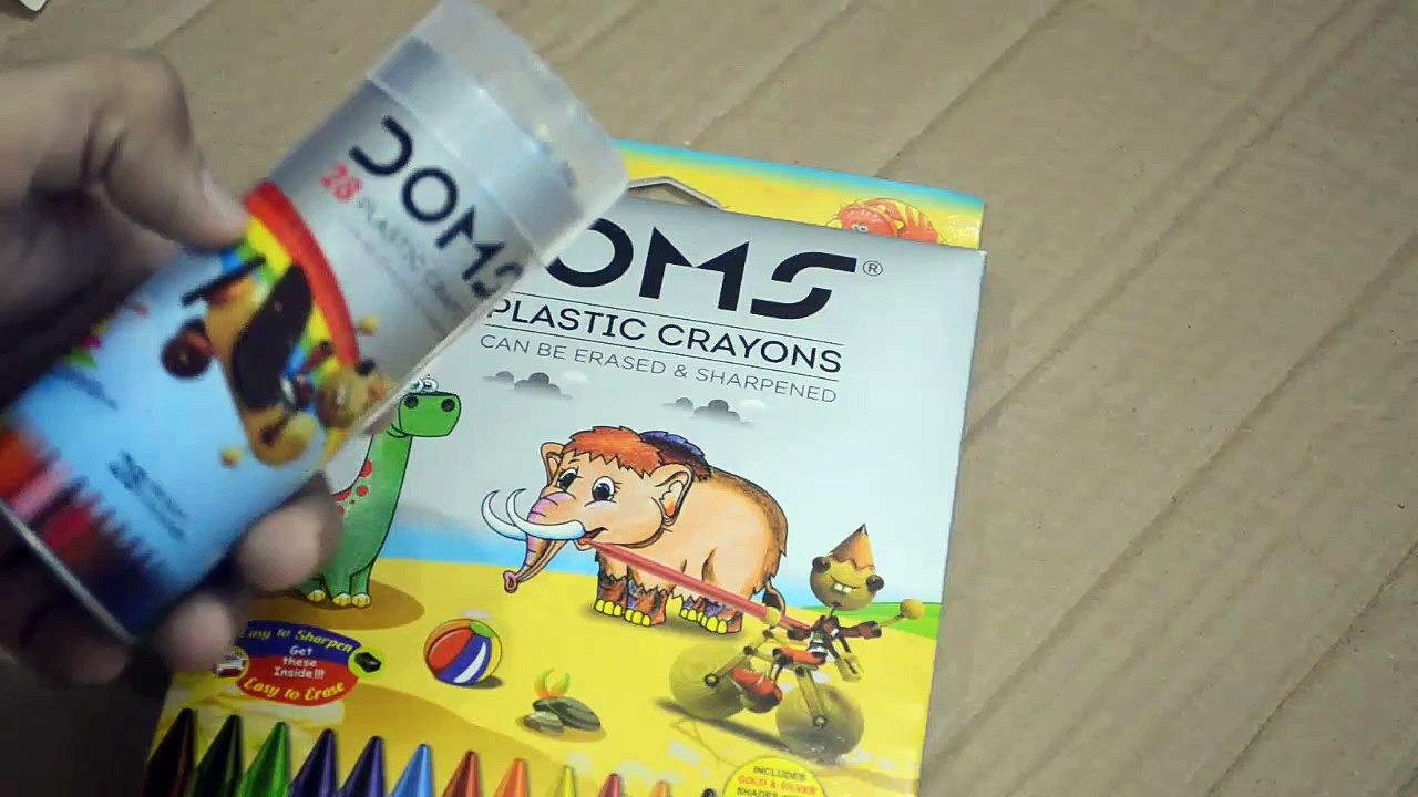 Doms 14 Plastic Crayons in box