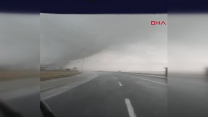 Hortumun ortasında dehşeti yaşadılar