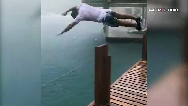 Nusret Gökçe sağanak yağmurda denize atladı