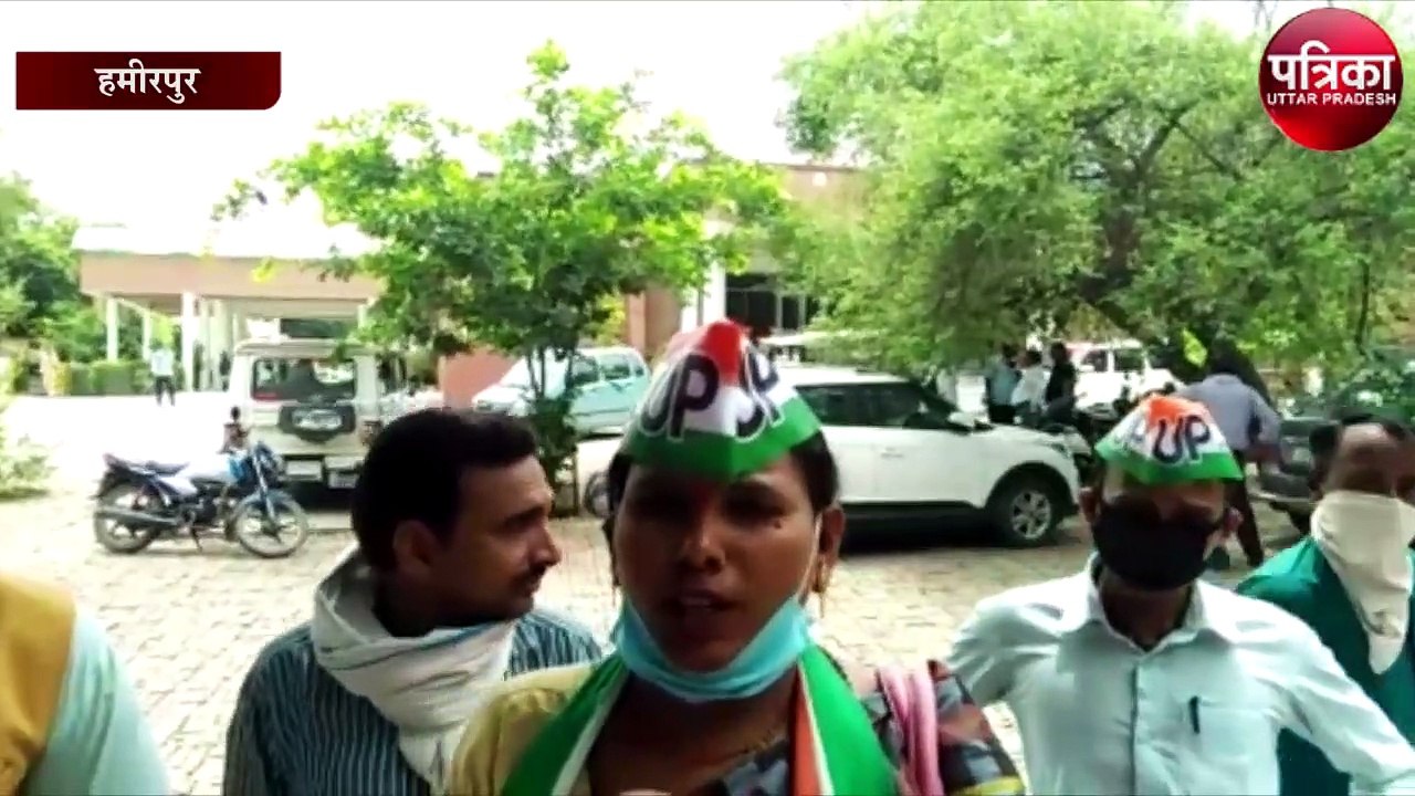 सरकार विरोधी गतिविधियों से नाराज कांग्रेसियों ने सौंपा ज्ञापन