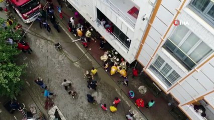 - Esenyurt'ta sel basan bodrum katlarındaki arama çalışması havadan görüntülendi