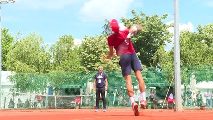 Djokovic testa positivo para covid-19