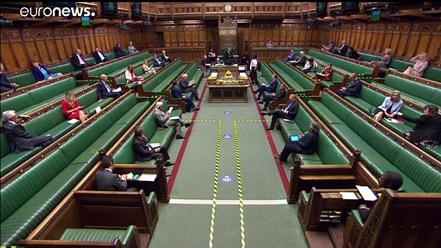 Nagy-Britannia: kinyithatnak az éttermek és a pubok