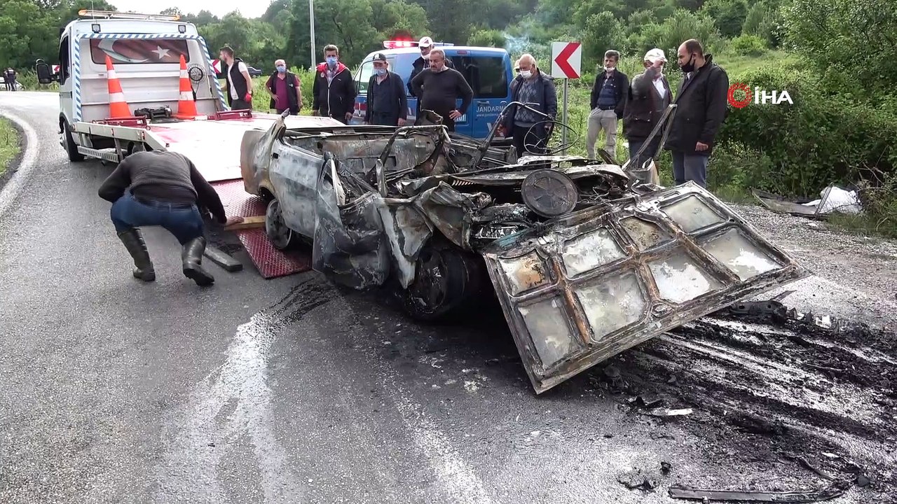 Bolu’da tırla çarpışan otomobil sürücü yanan araçta can verdi