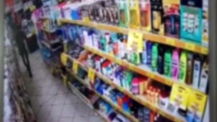 Homem é perseguido depois de câmera flagrar furto em mercado