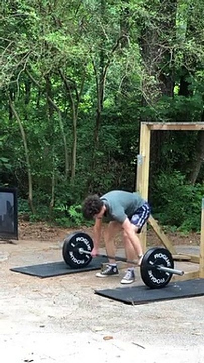 Muscu : il se prend l'haltère sur le dos !
