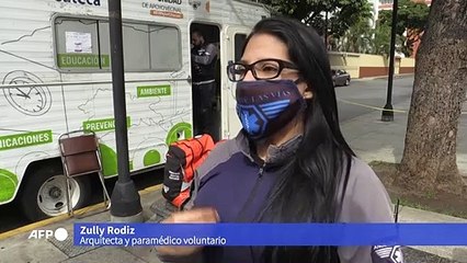 Paramédicos motorizados, "ángeles" que ayudan a salvar vidas en la caótica Caracas
