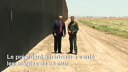 Trump visite un pan du mur entre les USA et le Mexique en Arizona