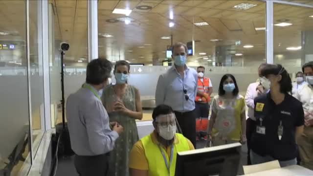 Los reyes se interesan por la seguridad de los viajes