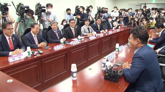 남북관계 해법 찾자 국회 파행 속 처음 머리 맞댄 여야 / YTN