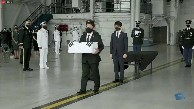 한국전 국군 유해 147구 봉환...70년 만에 고국 도착 / YTN