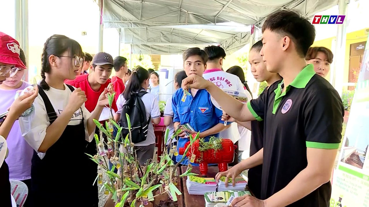 Phóng sự: Tăng cường hoạt động hướng nghiệp cho học sinh