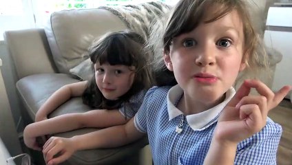 Sophia, Isabella e Alice Brincando com o  Bebê