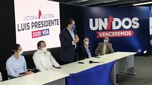 Víctor Atallah juramenta peledeístas del Distrito Nacional