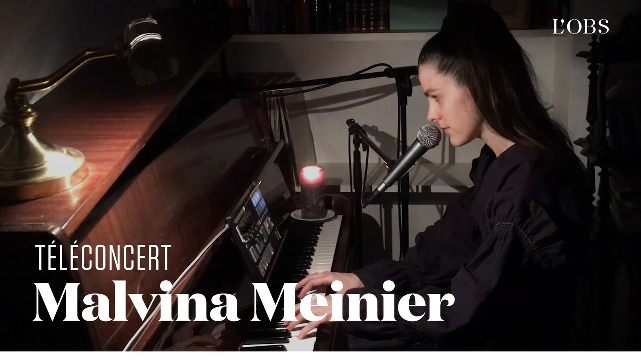 La cheffe d’orchestre Malvina Meinier au piano et à l'harmonizer sur "Flesh" pour un téléconcert exclusif