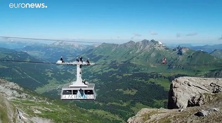Quatre funambules font le show au Glacier 3000
