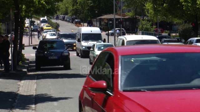 Shqiperia rrezikon rritje te shpejte te borxhit publik | Lajme - News