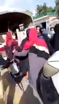 Quetta : Baluchistan Government Arrested Female Balovh & Pashtun Students Who Were Protesting Against Unfair Policies Of HEC Regarding Online Classes | Just Updates (3)